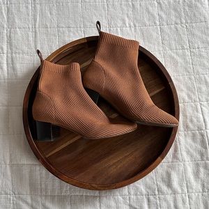 *SOLD* Everlane - The Glove Boot